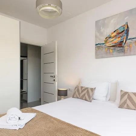 Apartman Sunset Coral - With Pool Trogir